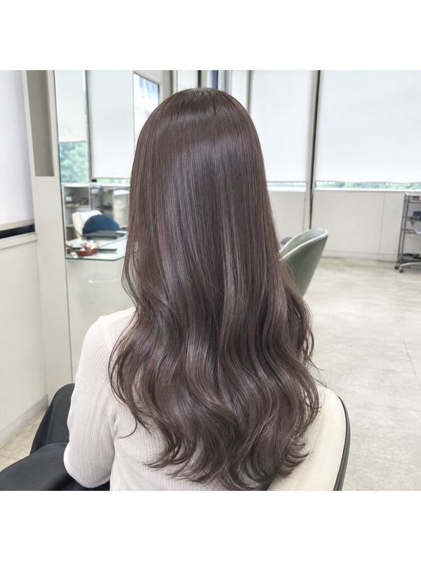 透明感グレージュ×艶感ロングウェーブ