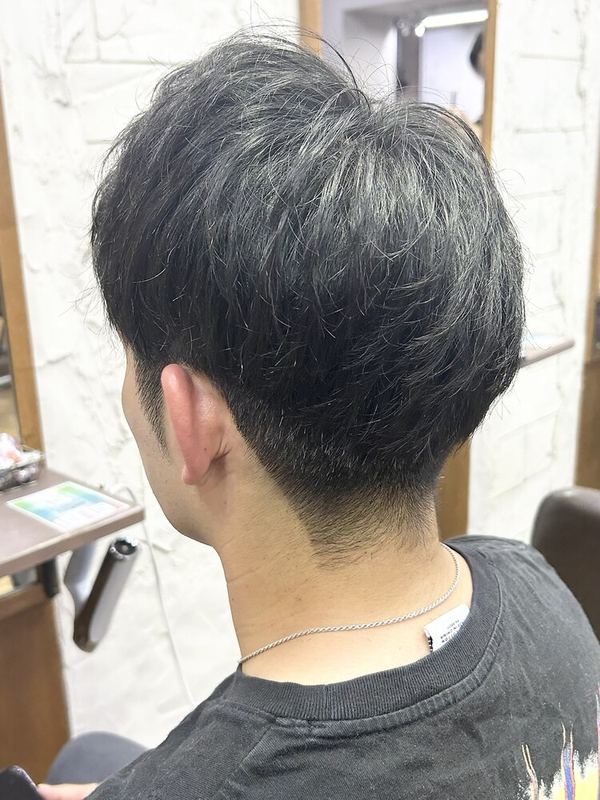 ナチュラルショート×スッキリ刈り上げ